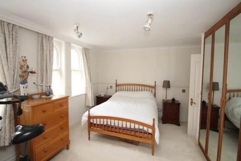 3 bedroom flat to rent, West Hill House, Harrow HA2