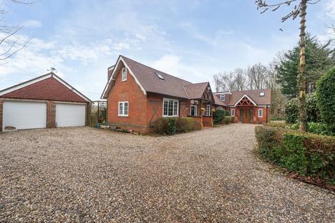 6 bedroom detached house for sale, Reading Road, Hook RG27