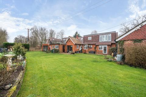 6 bedroom detached house for sale, Reading Road, Hook RG27