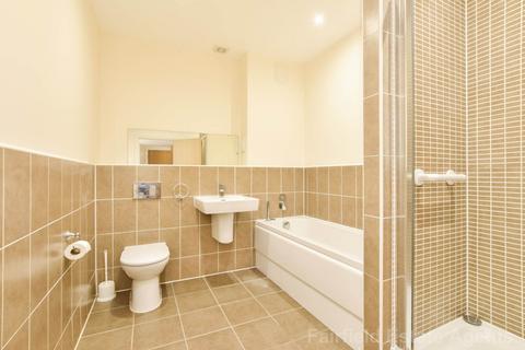 2 bedroom flat to rent, Churleswood Court, Shire Lane