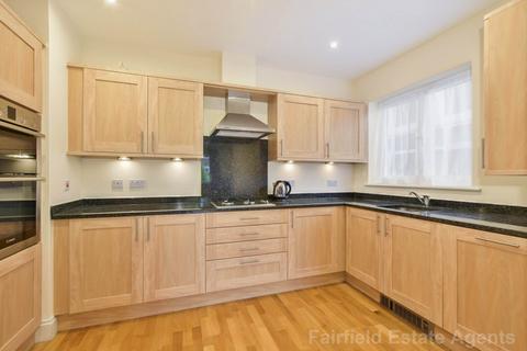 2 bedroom flat to rent, Churleswood Court, Shire Lane