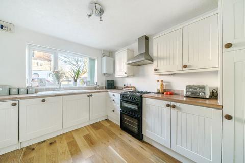 60 Barry Way, Basingstoke, RG22 4NH