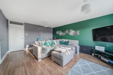 60 Barry Way, Basingstoke, RG22 4NH