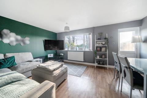 60 Barry Way, Basingstoke, RG22 4NH