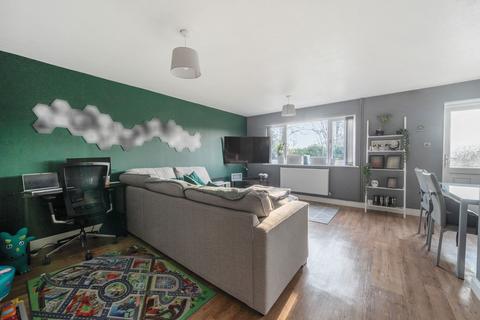 60 Barry Way, Basingstoke, RG22 4NH