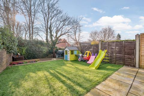 60 Barry Way, Basingstoke, RG22 4NH