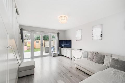 7 Field Close, London, E4 9DJ