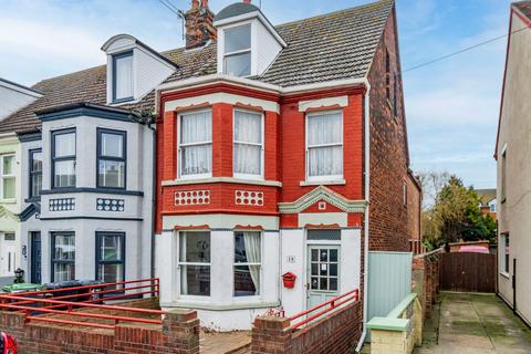 4 bedroom end of terrace house for sale, Lichfield Road, Great Yarmouth