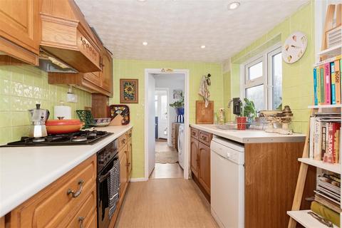 3 bedroom terraced house for sale, Newland Road, Worthing