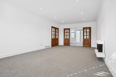2 Ariel Drive, Bournemouth, BH6 4LR