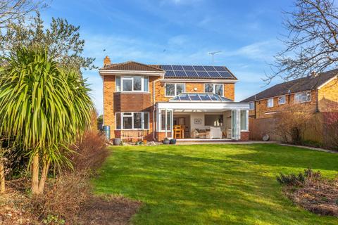6 Cherwell Road, Emmer Green, Reading, RG4 8QH
