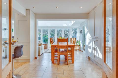 6 Cherwell Road, Emmer Green, Reading, RG4 8QH