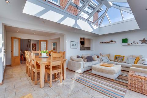 6 Cherwell Road, Emmer Green, Reading, RG4 8QH