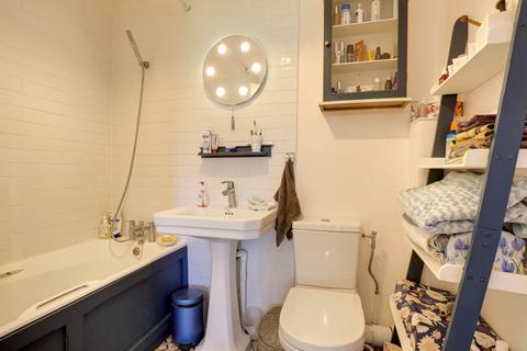 6 The Rise, Caversham, Reading, RG4 8NZ