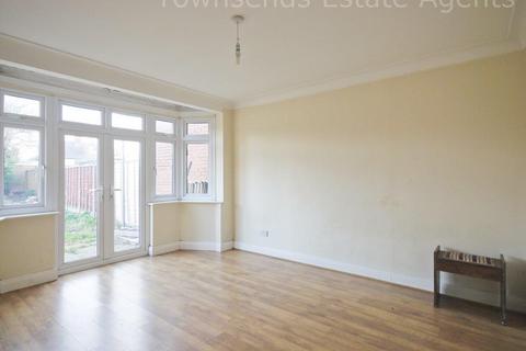 4 bedroom semi-detached house for sale, Wyndale Avenue, Kingsbury NW9