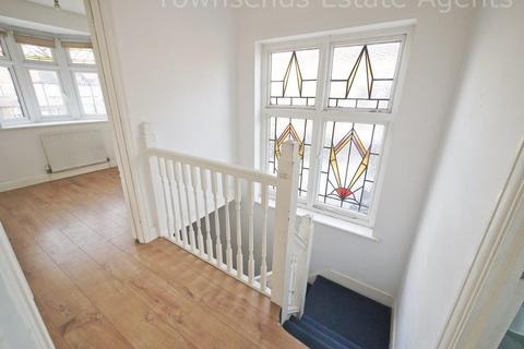 4 bedroom semi-detached house for sale, Wyndale Avenue, Kingsbury NW9