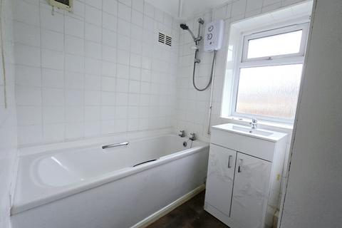 3 bedroom semi-detached house to rent, Huntingtree Road, Halesowen, West Midlands, B63