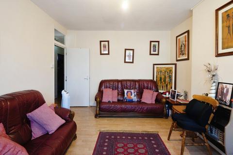 2 bedroom flat for sale, Howard Road, London N16