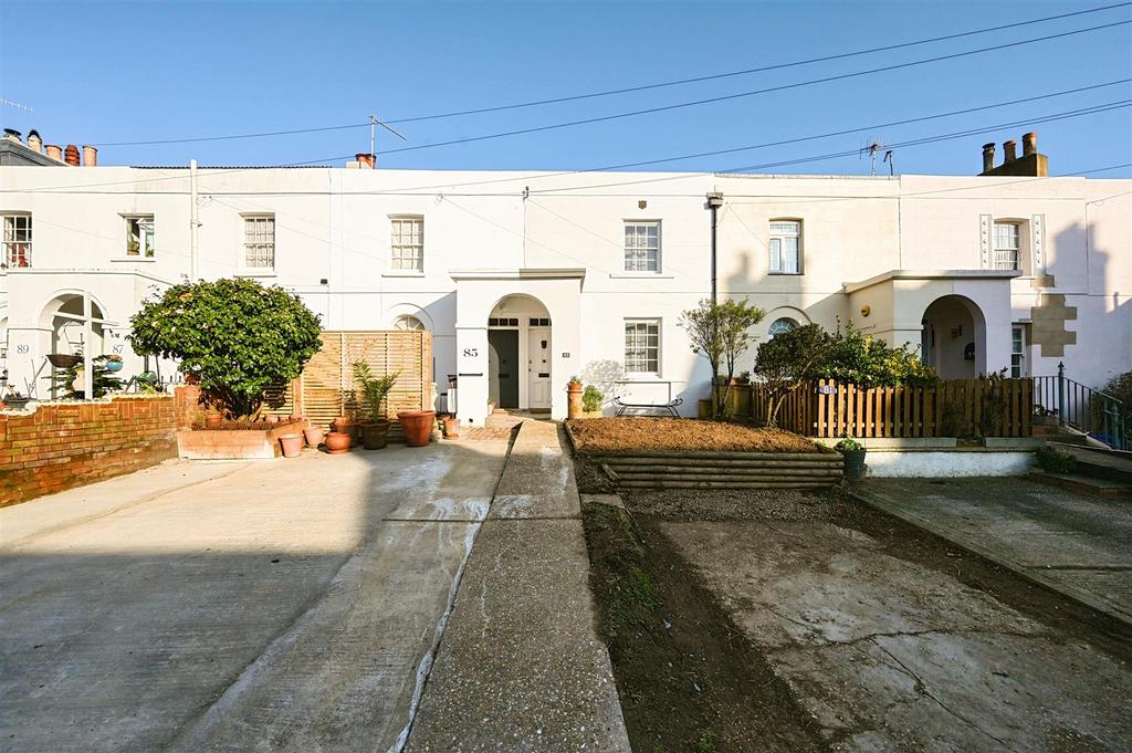 83 NORMAN ROAD - TN38 PEG (2).jpg