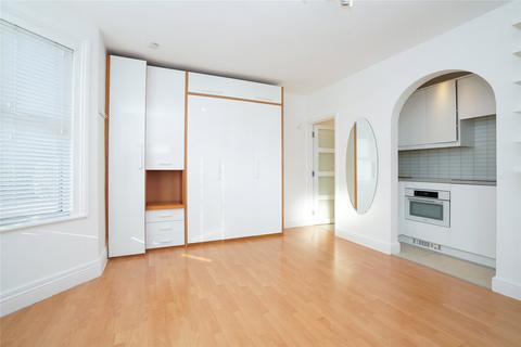 Studio to rent, Cambridge Road, St. Albans, Hertfordshire