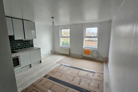 2 bedroom flat for sale, Foresthill SE23