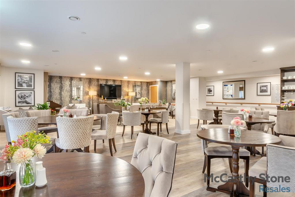 8635811-interior17.jpg