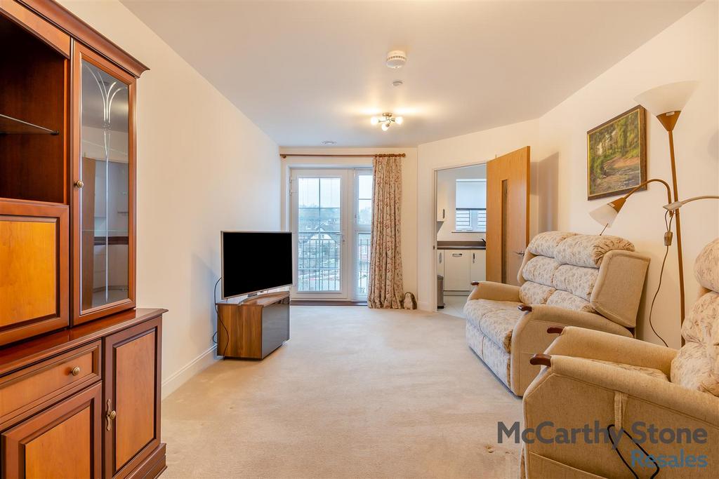 8635811-interior07.jpg