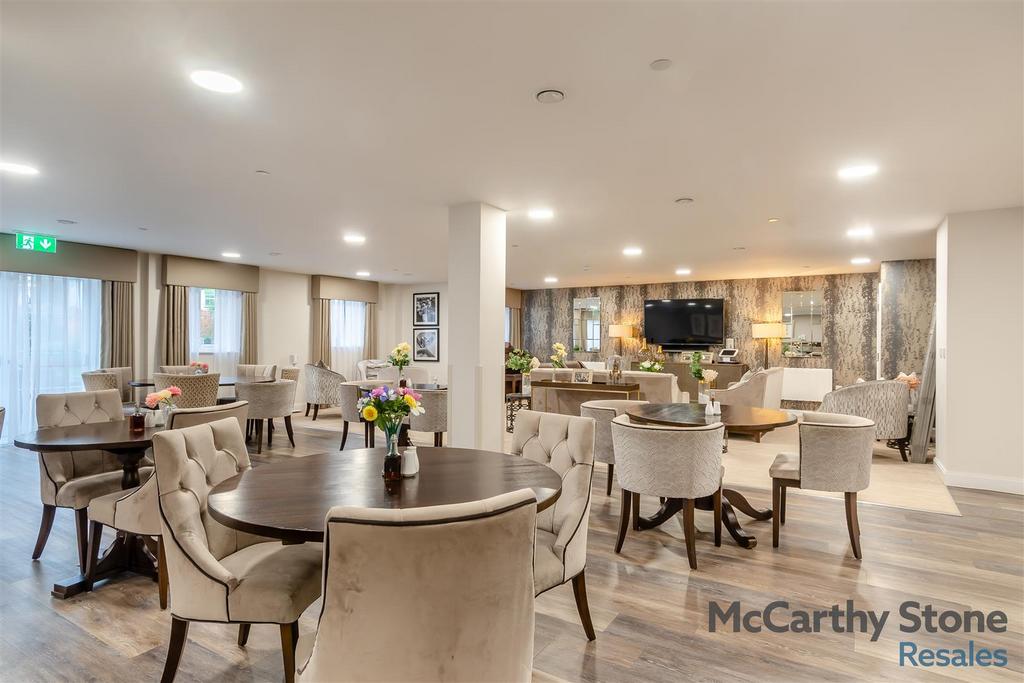 8635811-interior16.jpg