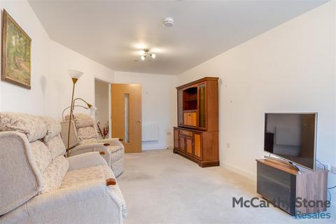 1 bedroom apartment for sale, Lowe House, London Road, Knebworth