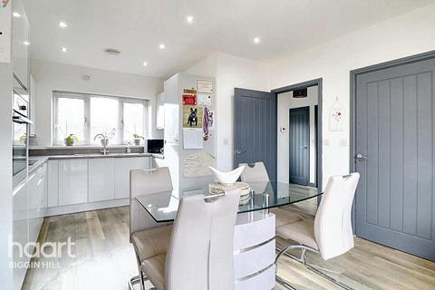11 Vulcan Close, Biggin Hill, Westerham, TN16 3FL