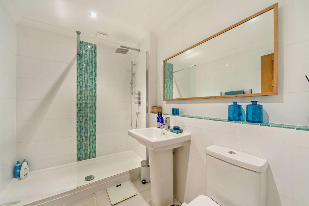 Family Shower Room