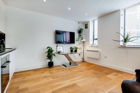 Studio for sale, Barking Road, Canning Town, London, E16