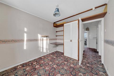 28 Wessex Drive, Erith, DA8 3AF