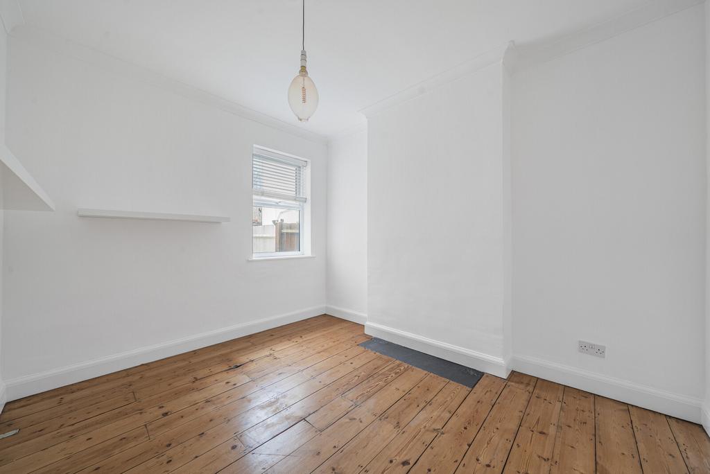 Reception/Bedroom 3