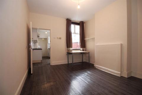 3 bedroom house to rent, Paton Street, Leicester