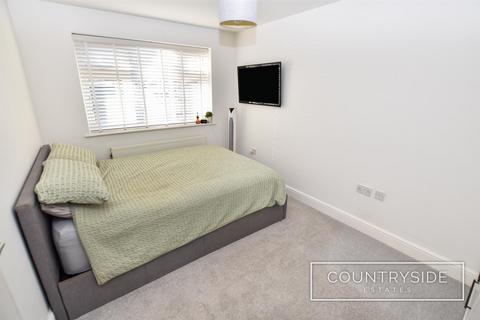 1 bedroom flat for sale, Kiln Road, Thundersley, Benfleet