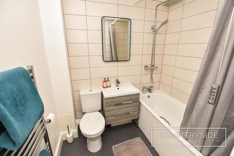 1 bedroom flat for sale, Kiln Road, Thundersley, Benfleet