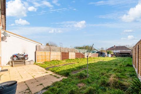 29 Killester Gardens, Worcester Park, KT4 8UA
