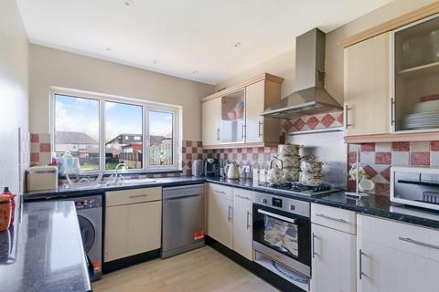 29 Killester Gardens, Worcester Park, KT4 8UA