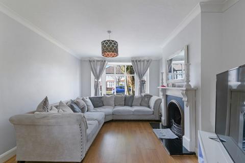 29 Killester Gardens, Worcester Park, KT4 8UA