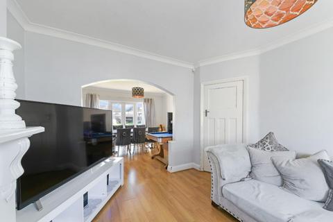 29 Killester Gardens, Worcester Park, KT4 8UA