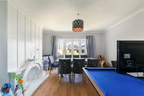 29 Killester Gardens, Worcester Park, KT4 8UA