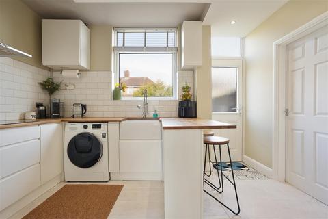 30 Studfield Crescent, Sheffield, S6 4SR