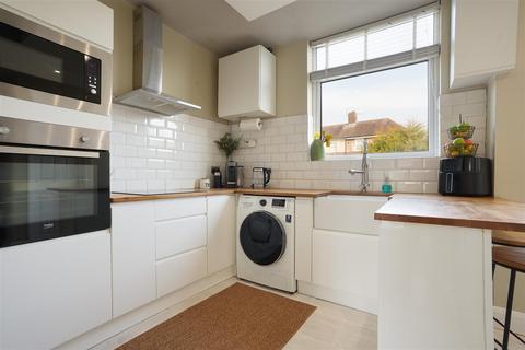 30 Studfield Crescent, Sheffield, S6 4SR