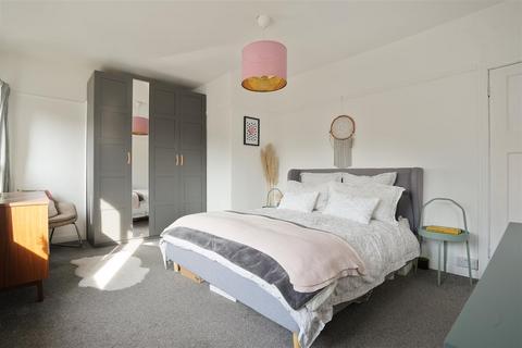 30 Studfield Crescent, Sheffield, S6 4SR