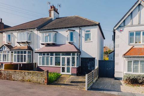 4 bedroom semi-detached house for sale, Walker Drive, Leigh-on-sea, SS9