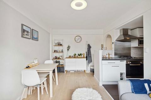 1 bedroom flat for sale, Shepherds Bush Green, London W12