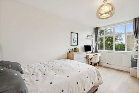 1 bedroom flat for sale, Shepherds Bush Green, London W12