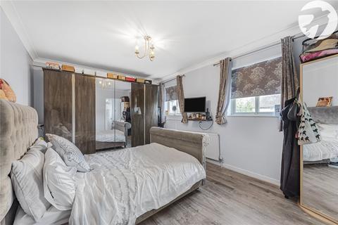 20 Meadow Way, Dartford, DA2 6AB