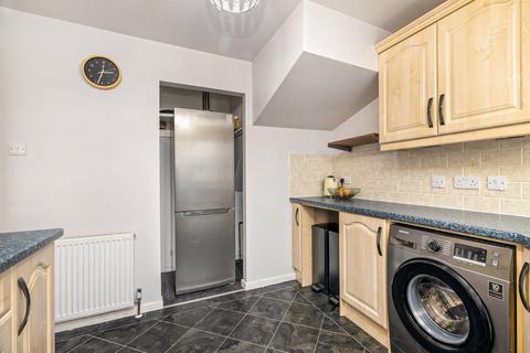 19 Carnock Gardens, Milngavie, Glasgow, G62 7RU
